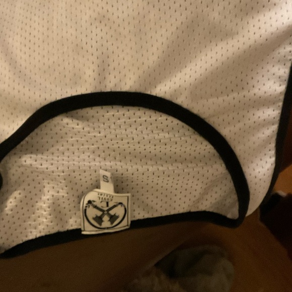 Too - Picture 2 of 2